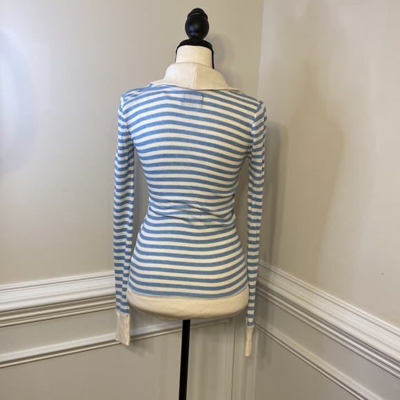 American Eagle Blue and Cream Collared V-Neck Striped Sweater Women’s Size M - Picture 3 of 11